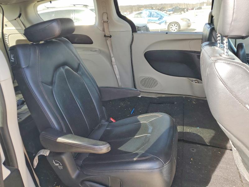 46097506 :رقم المزاد ، 2C4RC1BG1JR101618 vin ، 2018 Chrysler Pacifica مزاد بيع