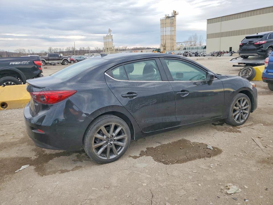 47717856 :رقم المزاد ، 3MZBN1V36JM168143 vin ، 2018 Mazda 3 مزاد بيع