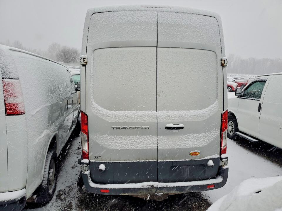Продажа на аукционе авто 2015 Ford Transit, vin: 1FTNR3XM3FKA49406, номер лота: 45920546