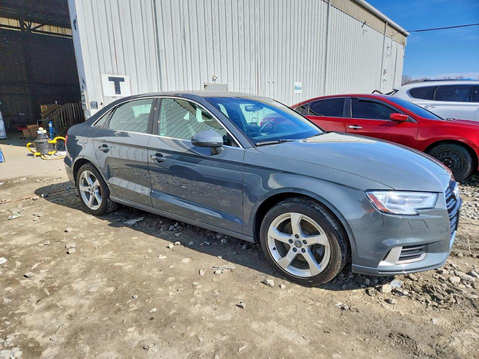 Продажа на аукционе авто 2019 Audi A3, vin: WAUAUGFF2K1009550, номер лота: 41986636