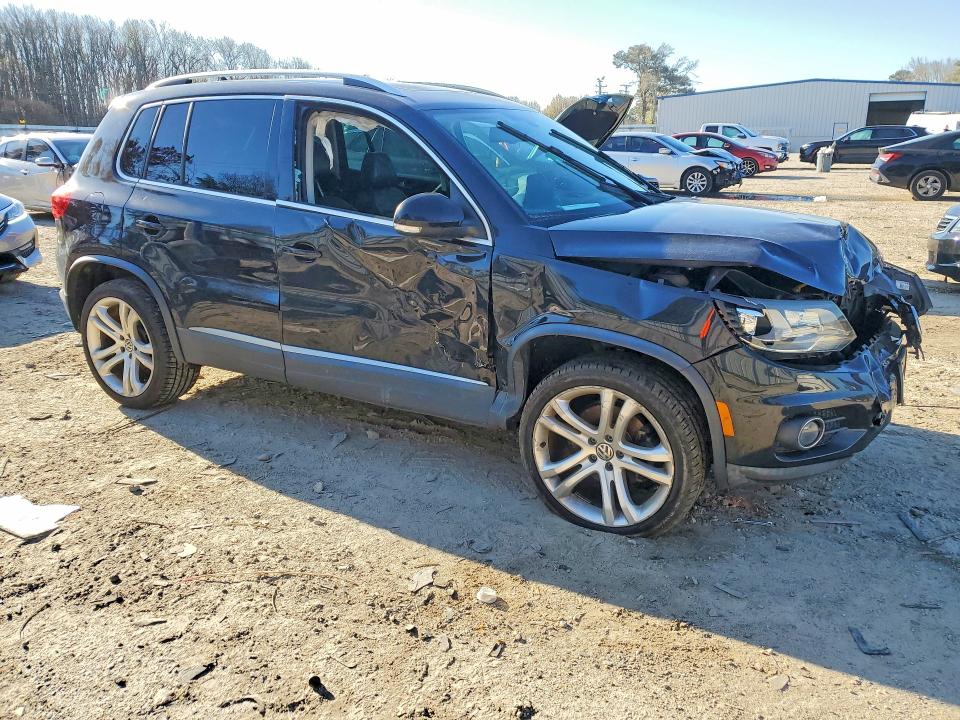 2016 Volkswagen Tiguan მანქანა იყიდება აუქციონზე, vin: WVGAV7AXXGW587028, აუქციონის ნომერი: 46686506