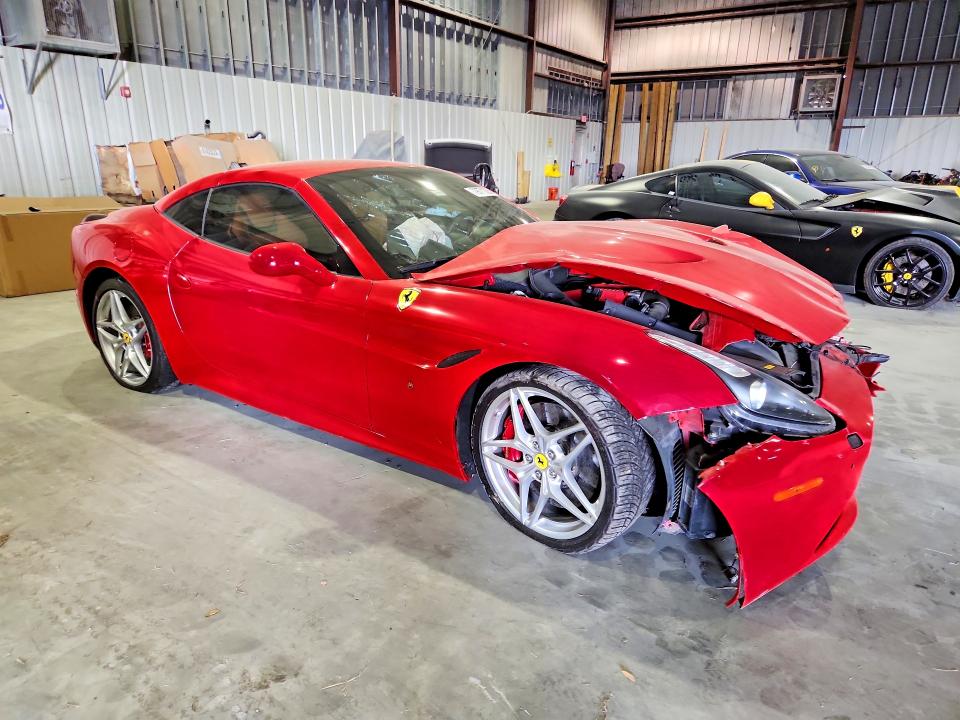 2015 Ferrari California T მანქანა იყიდება აუქციონზე, vin: ZFF77XJA5F0204488, აუქციონის ნომერი: 79771225