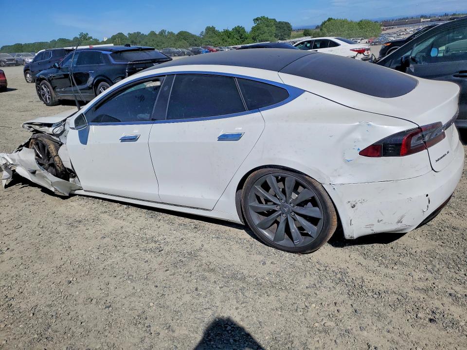 47127946 :رقم المزاد ، 5YJSA1E2XJF248121 vin ، 2018 Tesla Model S مزاد بيع