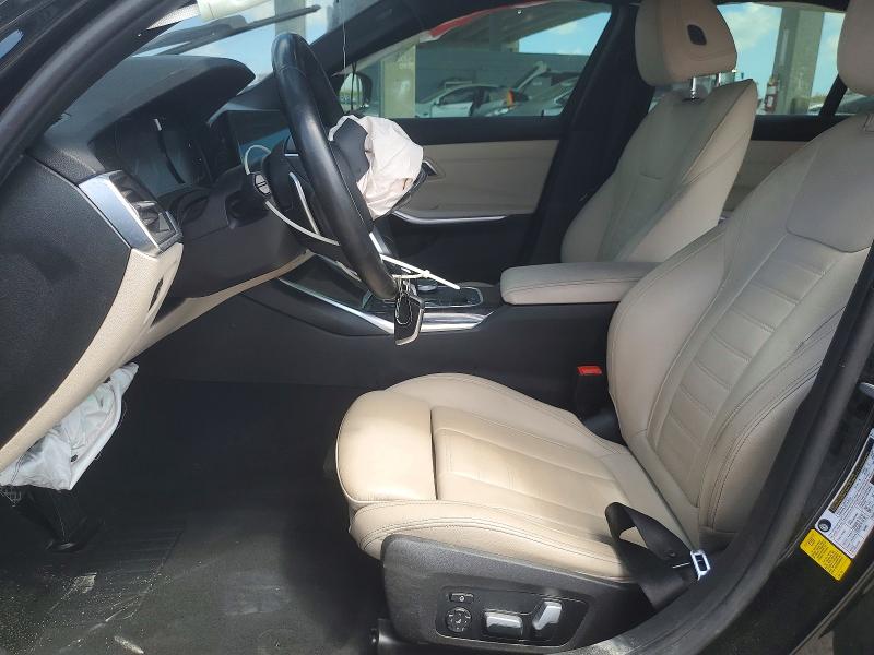 47752326 :رقم المزاد ، 3MW5R1J04M8B88661 vin ، 2021 Bmw 330i مزاد بيع