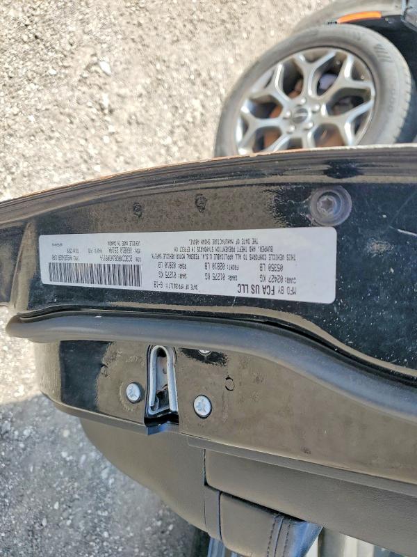 47654396 :رقم المزاد ، 2C3CCARG8JH309114 vin ، 2018 Chrysler 300 مزاد بيع