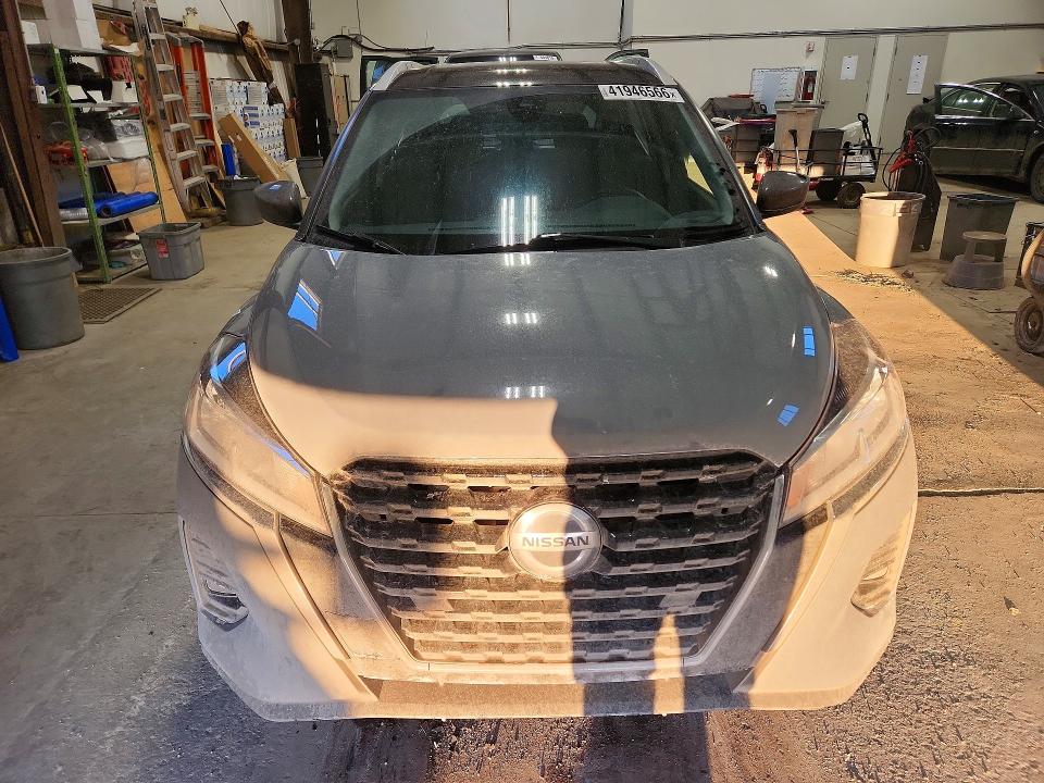 41946566 :رقم المزاد ، 3N1CP5CV5ML543627 vin ، 2021 Nissan Kicks مزاد بيع