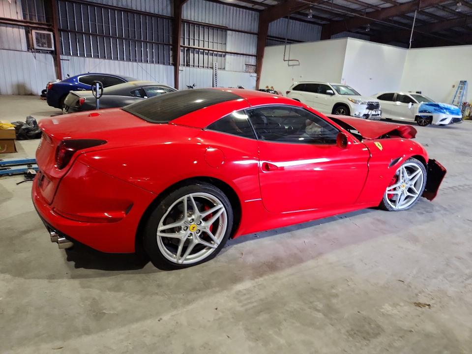 2015 Ferrari California T მანქანა იყიდება აუქციონზე, vin: ZFF77XJA5F0204488, აუქციონის ნომერი: 79771225