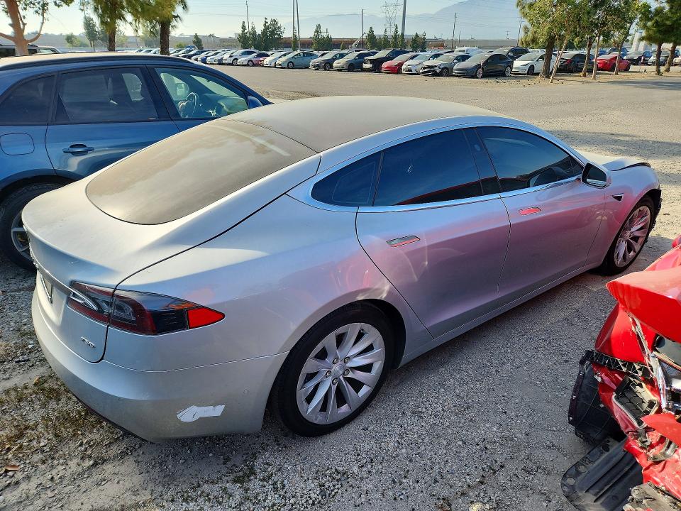 Продажа на аукционе авто 2018 Tesla Model S, vin: 5YJSA1E28JF245489, номер лота: 79084285