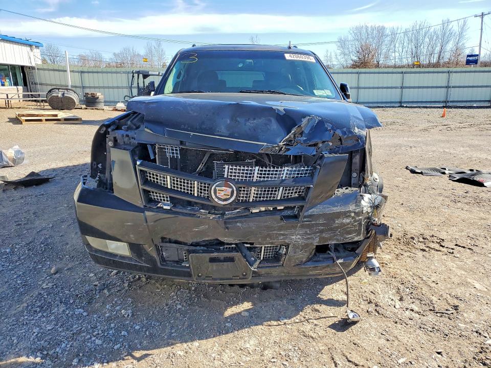 42060396 :رقم المزاد ، 1GYS4JEF6DR104178 vin ، 2013 Cadillac Escalade مزاد بيع