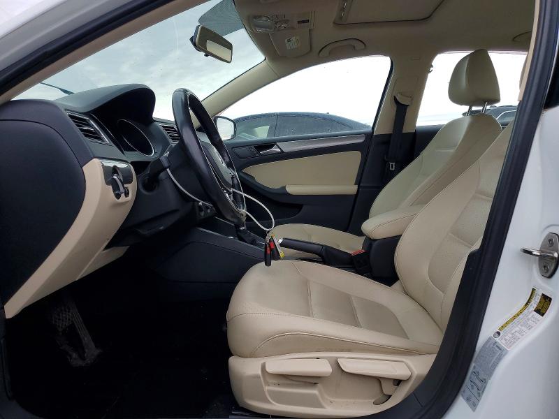 47331326 :رقم المزاد ، 3VWDB7AJ9HM411043 vin ، 2017 Volkswagen Jetta مزاد بيع