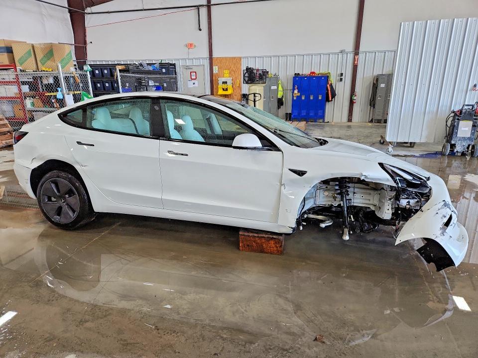 Продажа на аукционе авто 2023 Tesla Model 3, vin: 5YJ3E1EA1PF421906, номер лота: 46138176