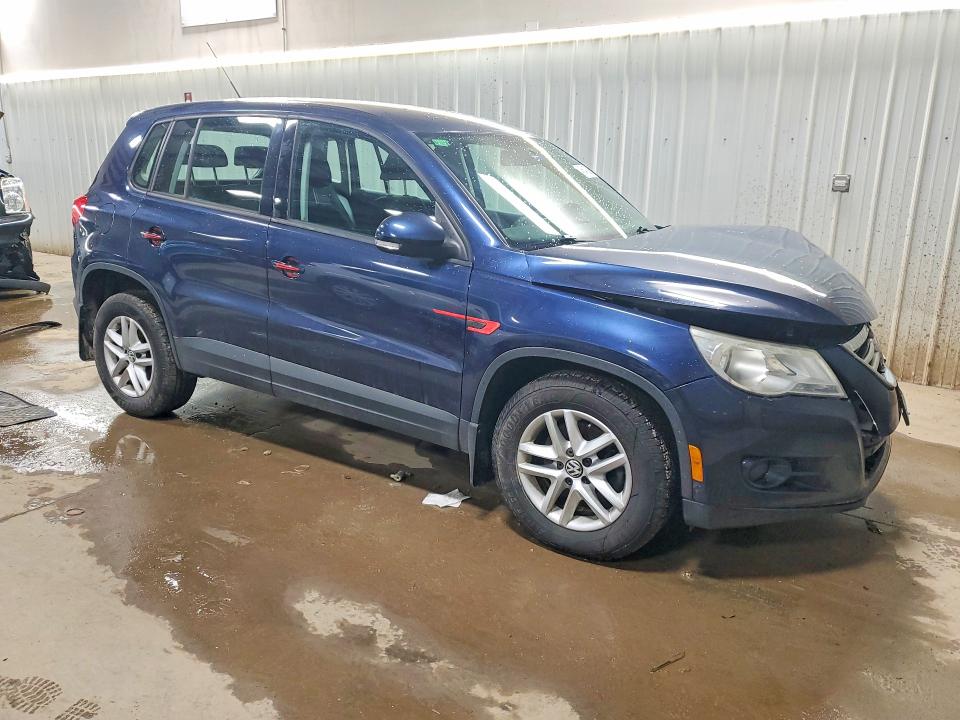 2011 Volkswagen Tiguan მანქანა იყიდება აუქციონზე, vin: WVGBV7AX4BW517361, აუქციონის ნომერი: 45540306