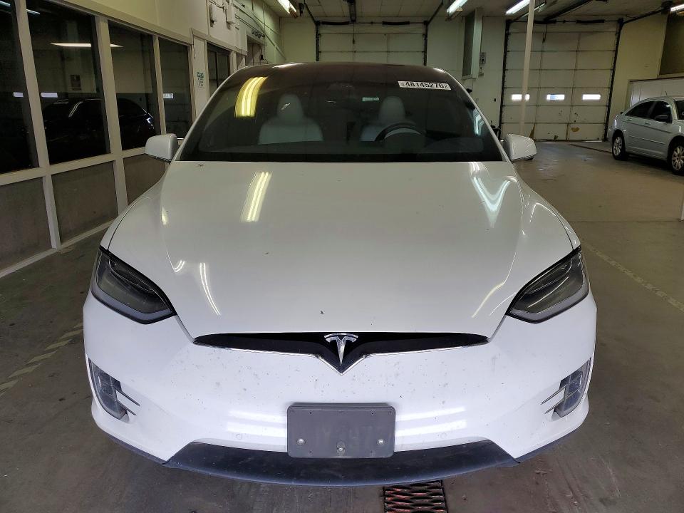 48145276 :رقم المزاد ، 5YJXCDE28MF324005 vin ، 2021 Tesla Model X مزاد بيع