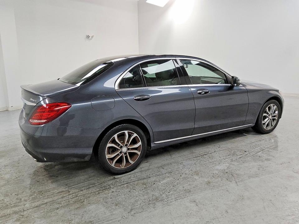 2016 Mercedes-benz C მანქანა იყიდება აუქციონზე, vin: 55SWF4KB8GU121335, აუქციონის ნომერი: 47309616