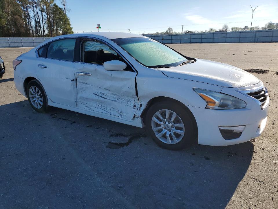2015 Nissan Altima მანქანა იყიდება აუქციონზე, vin: 1N4AL3AP2FC253018, აუქციონის ნომერი: 46005336