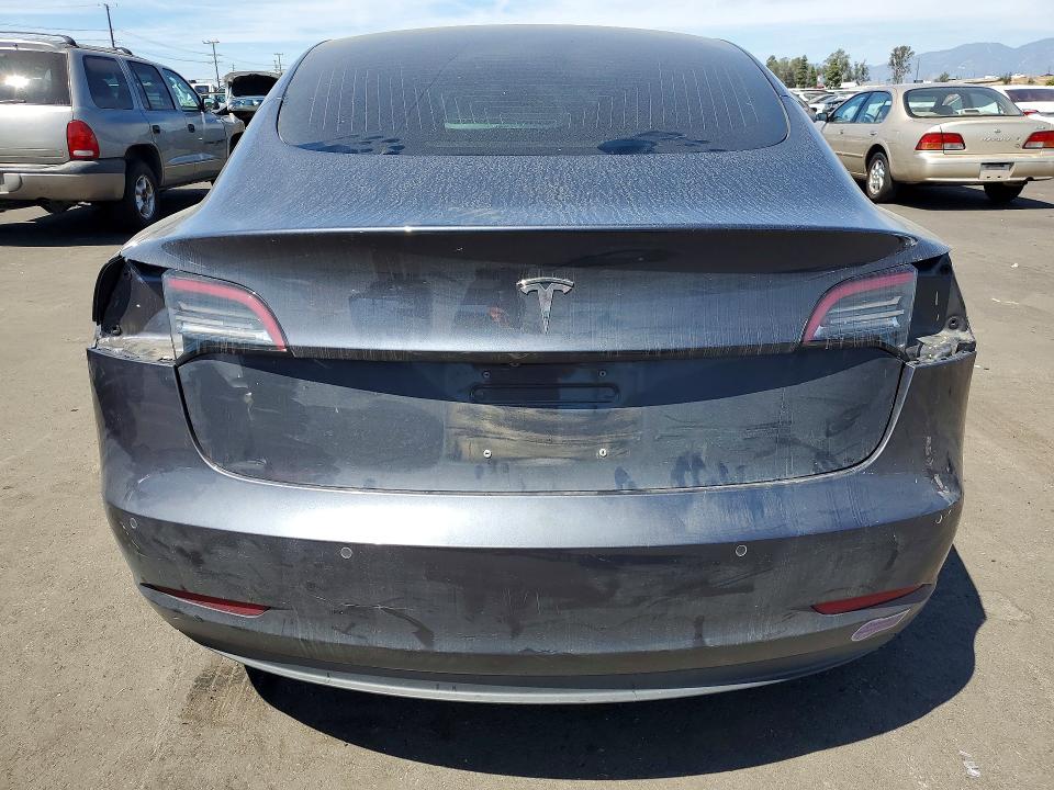 46836856 :رقم المزاد ، 5YJ3E1EA7JF163169 vin ، 2018 Tesla Model 3 مزاد بيع