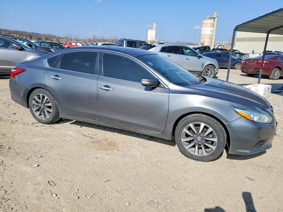Продажа на аукционе авто 2017 Nissan Altima, vin: 1N4AL3AP0HC283976, номер лота: 42014106