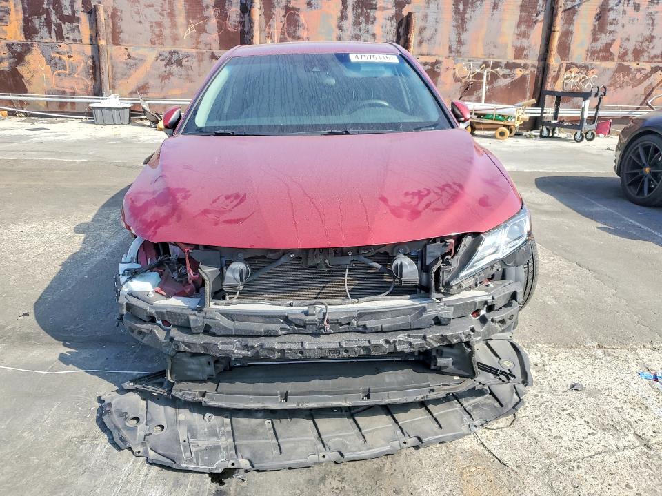 2018 Toyota Camry მანქანა იყიდება აუქციონზე, vin: 4T1B11HK4JU629154, აუქციონის ნომერი: 47576116