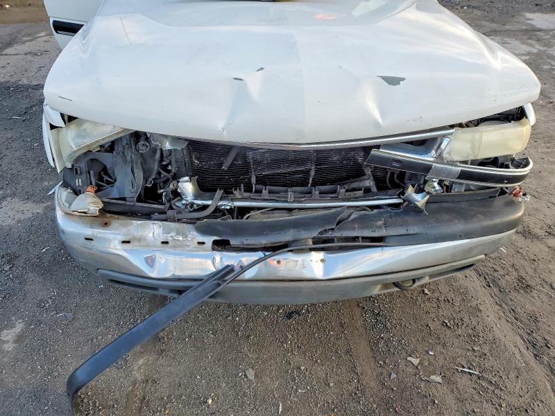 2001 Chevrolet Suburban მანქანა იყიდება აუქციონზე, vin: 3GNFK16T31G270663, აუქციონის ნომერი: 46086406