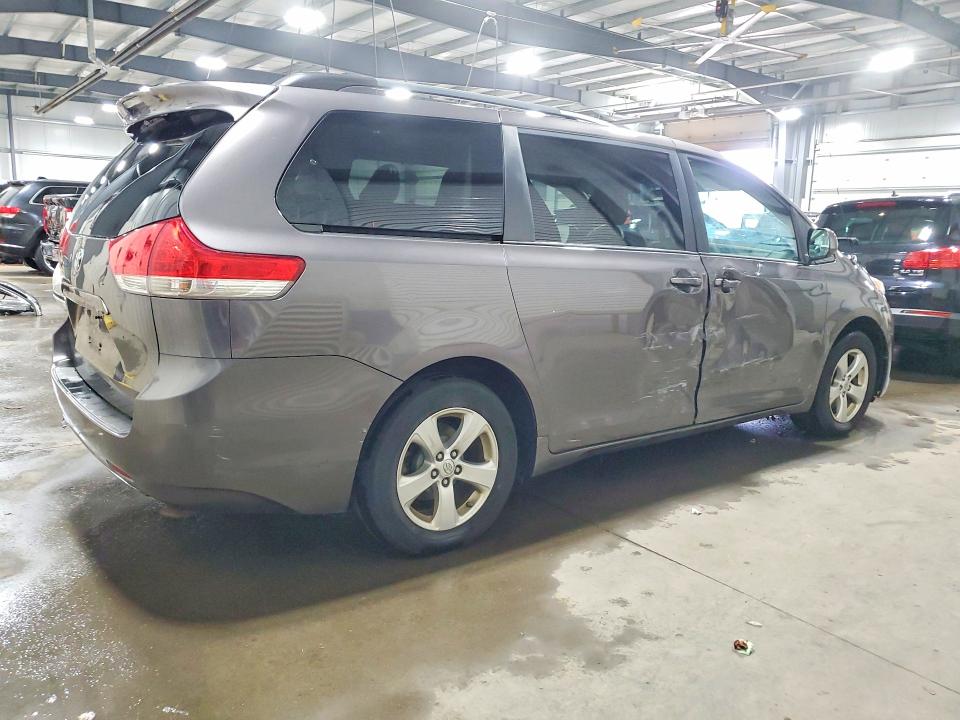 Продажа на аукционе авто 2013 Toyota Sienna, vin: 5TDKK3DC8DS392494, номер лота: 45510696