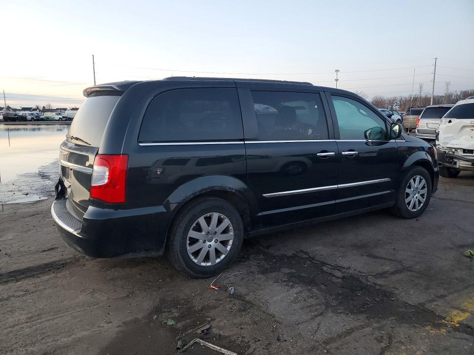 2015 Chrysler Town & Country მანქანა იყიდება აუქციონზე, vin: 2C4RC1BG1FR710683, აუქციონის ნომერი: 41636846