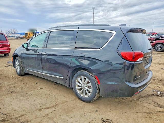 46998146 :رقم المزاد ، 2C4RC1BG4HR517396 vin ، 2017 Chrysler Pacifica مزاد بيع