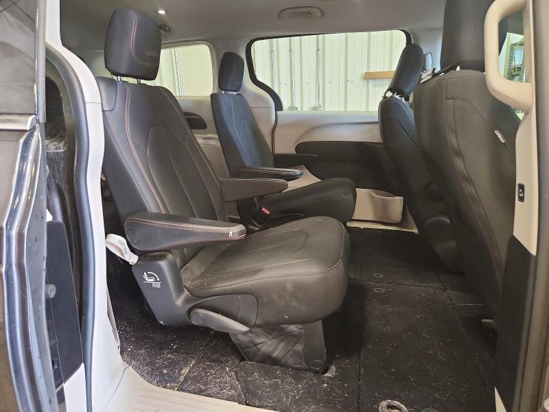 47130276 :رقم المزاد ، 2C4RC1DG9HR577865 vin ، 2017 Chrysler Pacifica مزاد بيع