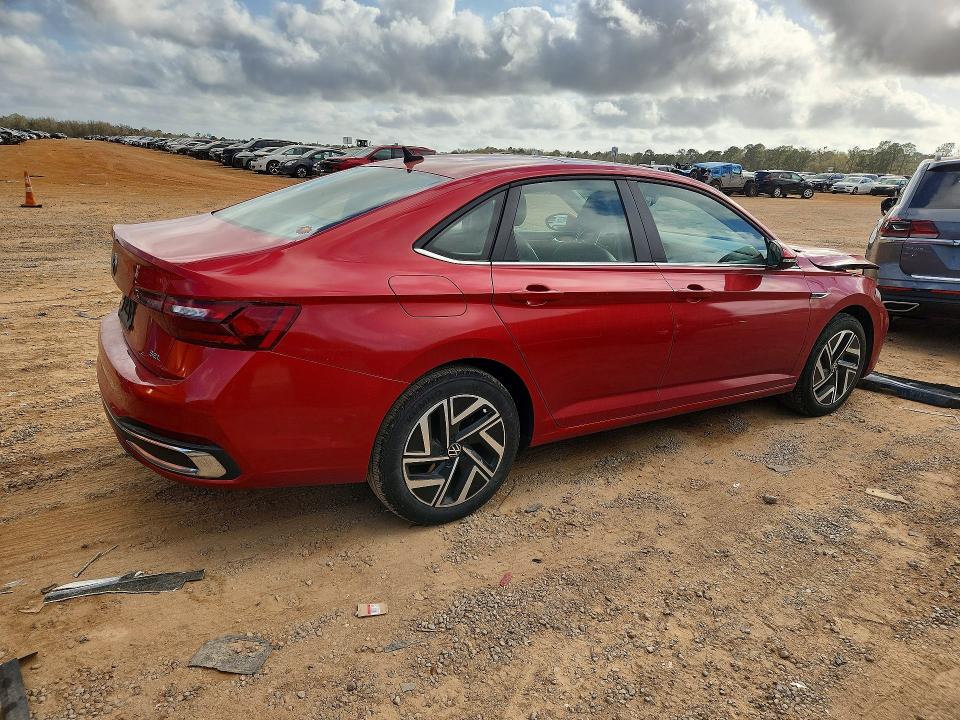 41775956 :رقم المزاد ، 3VWGM7BU9NM030238 vin ، 2022 Volkswagen Jetta مزاد بيع