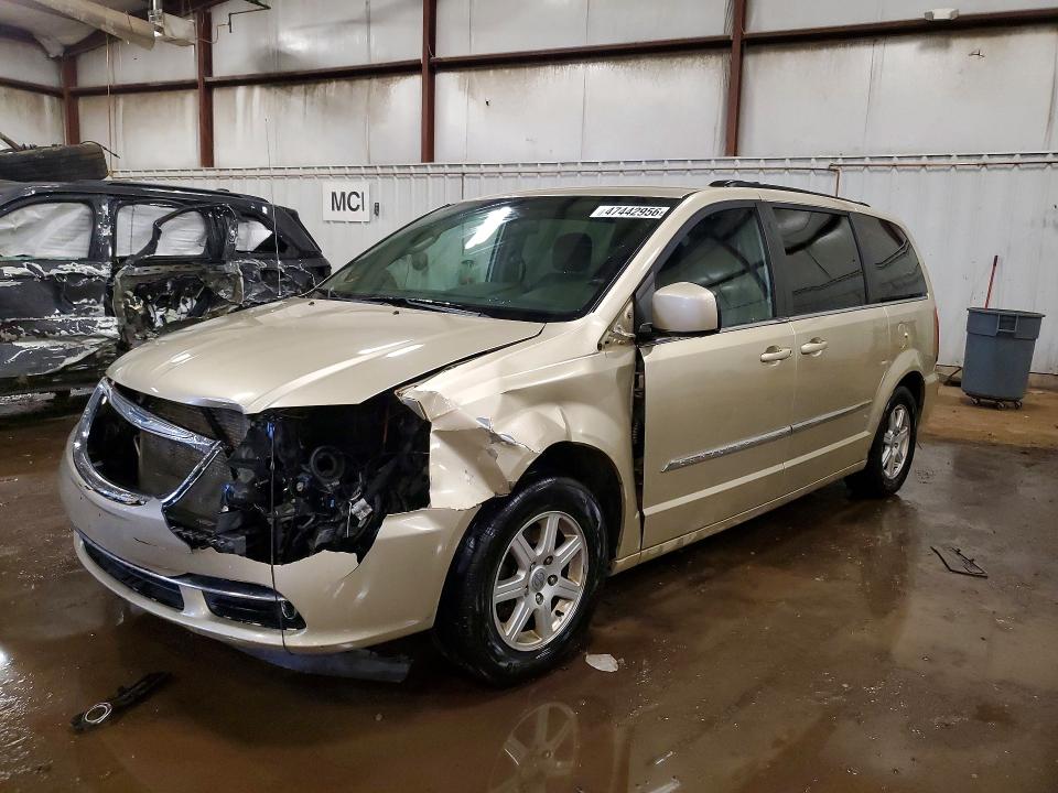 47442956 :رقم المزاد ، 2A4RR5DG5BR608083 vin ، 2011 Chrysler Town & Country مزاد بيع