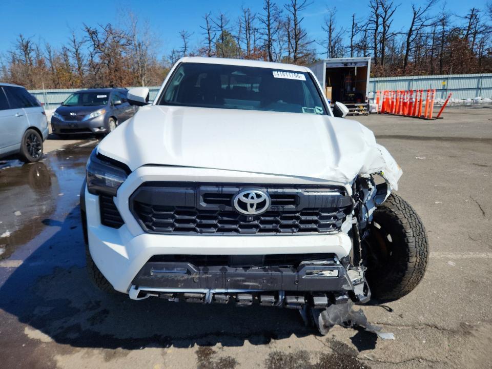 2024 Toyota Tacoma მანქანა იყიდება აუქციონზე, vin: 3TMLB5JN4RM064230, აუქციონის ნომერი: 41811796