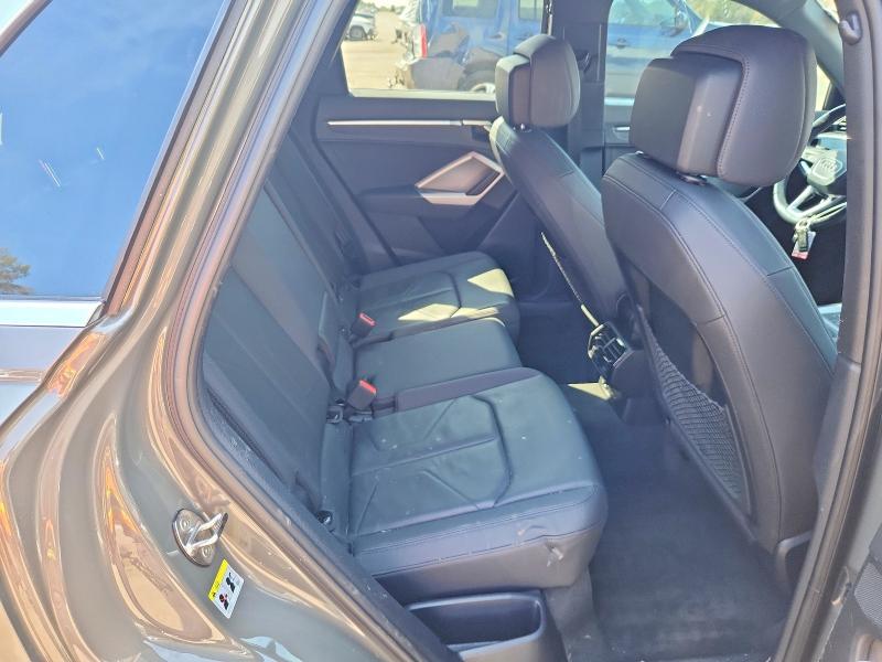 46292316 :رقم المزاد ، WA1EECF38P1117138 vin ، 2023 Audi Q3 مزاد بيع