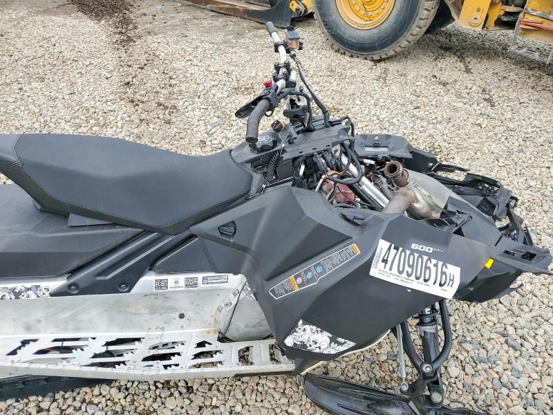 47090616 :رقم المزاد ، 2BPSUHNA1NV000977 vin ، 2022 Ski Renegade مزاد بيع