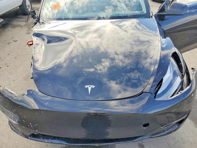 45687366 :رقم المزاد ، 7SAYGDED4PF960700 vin ، 2023 Tesla Model Y مزاد بيع