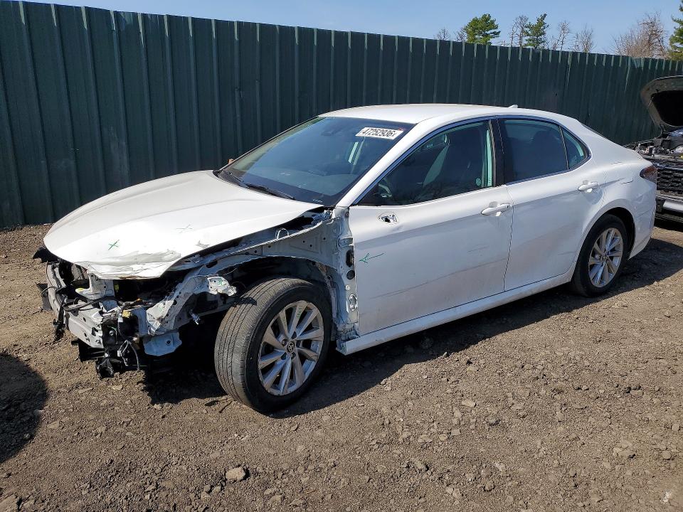 Auction sale of the 2022 Toyota Camry, vin: 4T1C11AK9NU659027, lot number: 47252936