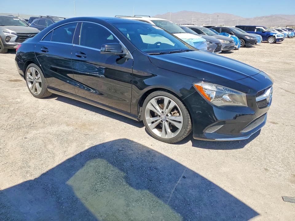 47134156 :رقم المزاد ، WDDSJ4EB2JN511131 vin ، 2018 Mercedes-benz Cla مزاد بيع