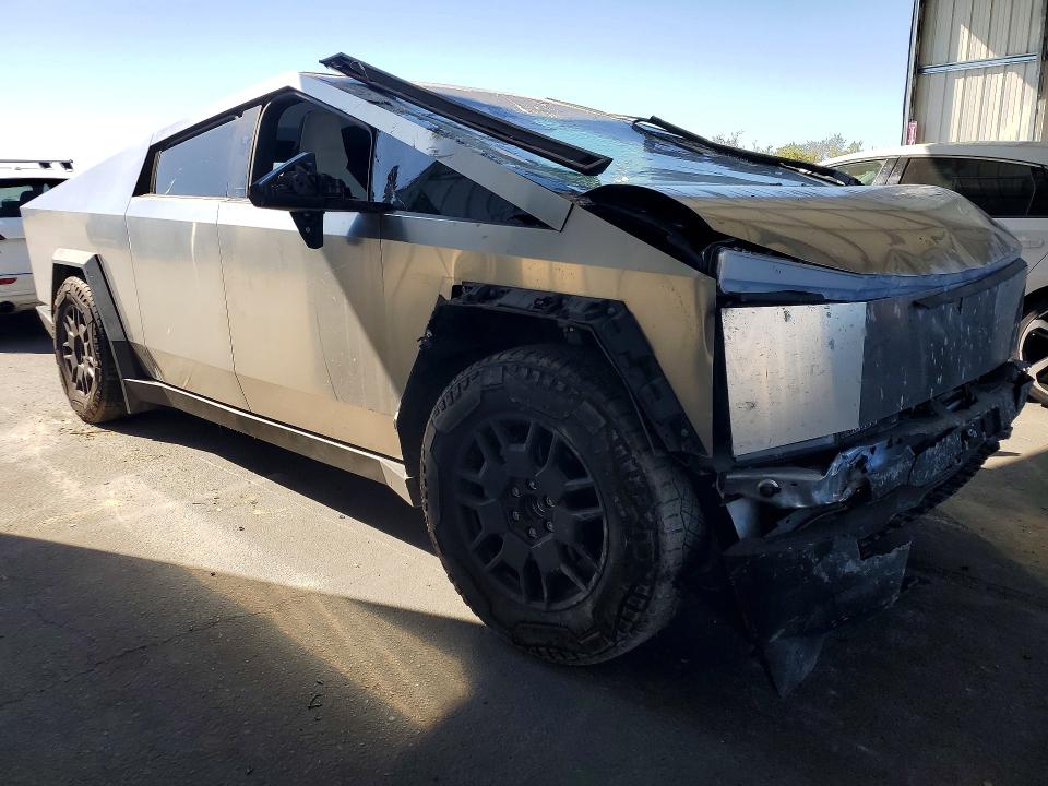 41589576 :رقم المزاد ، 7G2CEHED0RA016281 vin ، 2024 Tesla Cybertruck مزاد بيع