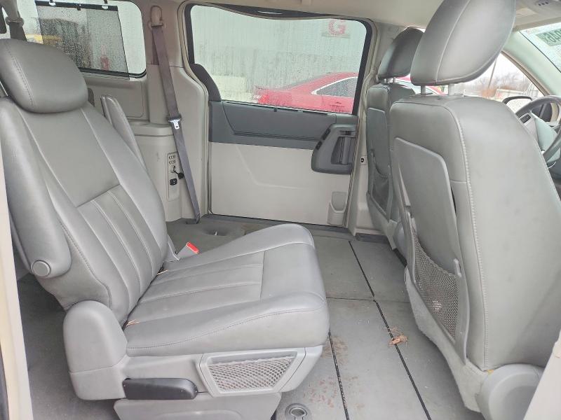 2010 Chrysler Town & Country მანქანა იყიდება აუქციონზე, vin: 2A4RR5D1XAR253812, აუქციონის ნომერი: 45532946