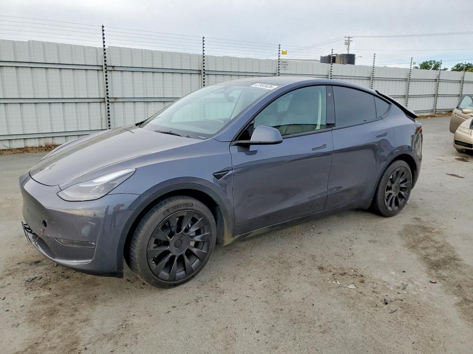 2022 Tesla Model Y მანქანა იყიდება აუქციონზე, vin: 7SAYGDEE2NF552590, აუქციონის ნომერი: 47933426