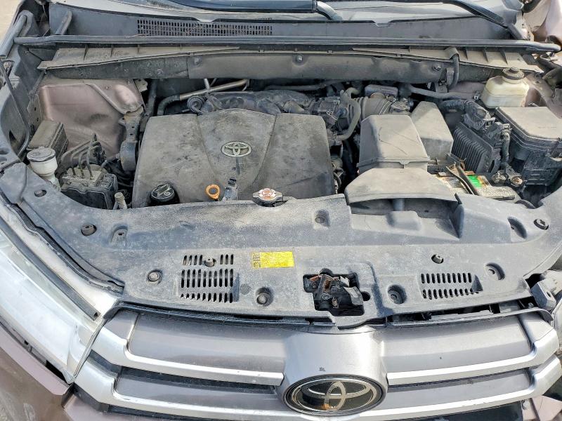 Продажа на аукционе авто 2018 Toyota Highlander, vin: 5TDJZRFH1JS902201, номер лота: 78231915
