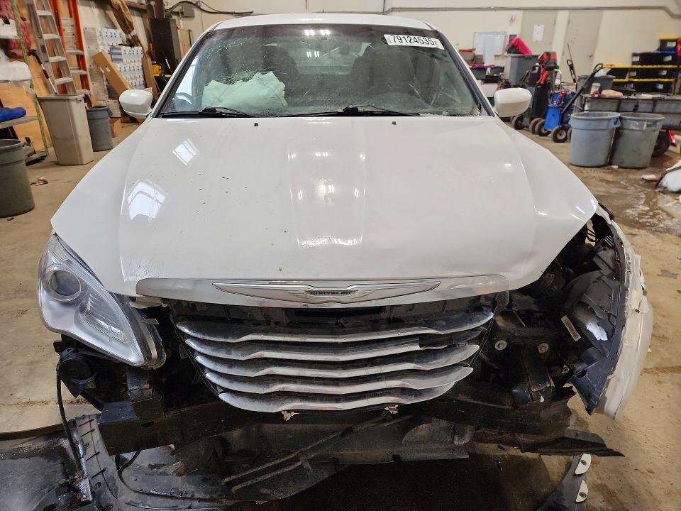 2013 Chrysler 200 მანქანა იყიდება აუქციონზე, vin: 1C3CCBBB2DN500429, აუქციონის ნომერი: 79124535
