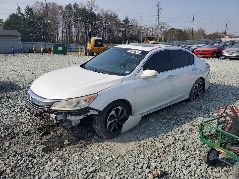 47405636 :رقم المزاد ، 1HGCR2F88GA246201 vin ، 2016 Honda Accord مزاد بيع