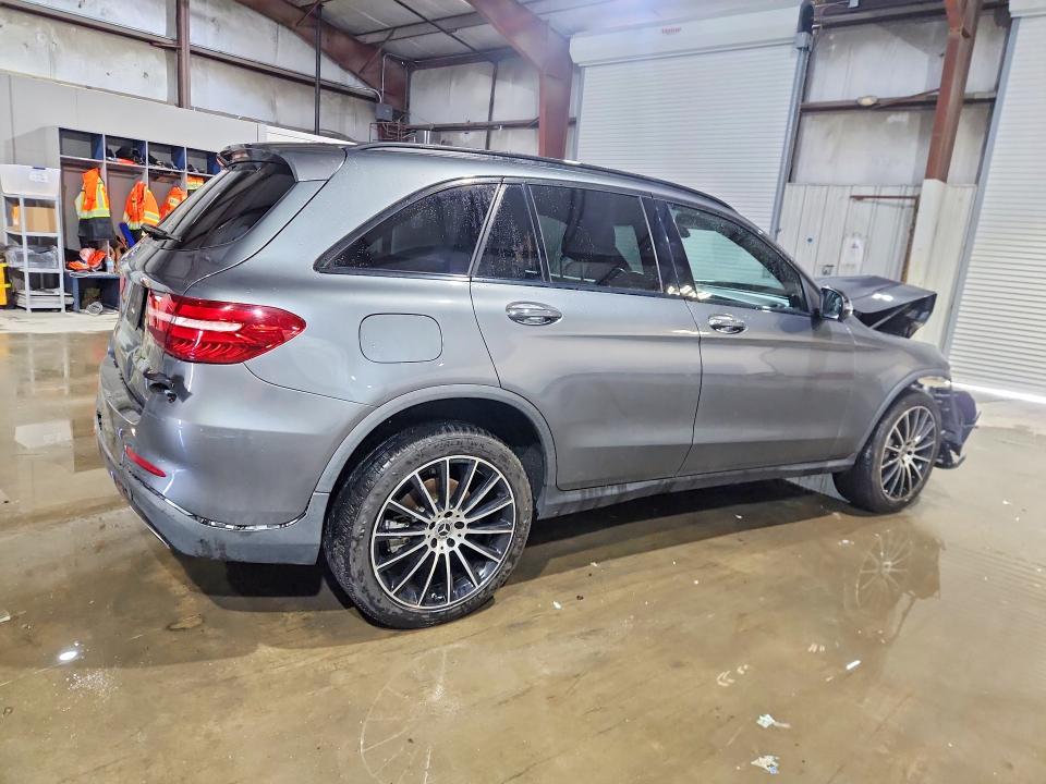 79801205 :رقم المزاد ، WDC0G4JB3JV101972 vin ، 2018 Mercedes-benz Glc مزاد بيع