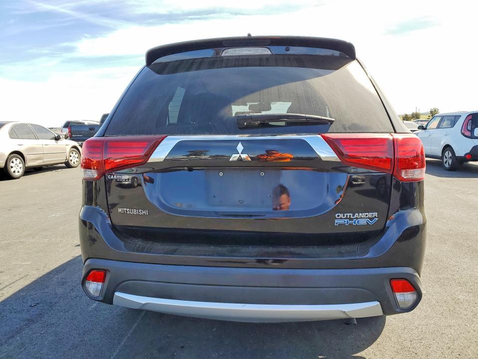 Продаж на аукціоні авто 2018 Mitsubishi Outlander, vin: JA4J24A51JZ030910, номер лоту: 47397346