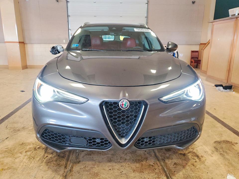 79580355 :رقم المزاد ، ZASFAKBN1J7C29380 vin ، 2018 Alfa Romeo Stelvio مزاد بيع