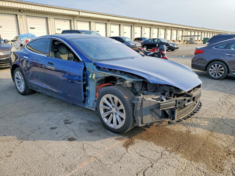Продажа на аукционе авто 2018 Tesla Model S, vin: 5YJSA1E26JF247368, номер лота: 46199446