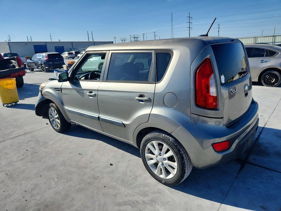 47285436 :رقم المزاد ، KNDJT2A6XD7597326 vin ، 2013 Kia Soul مزاد بيع