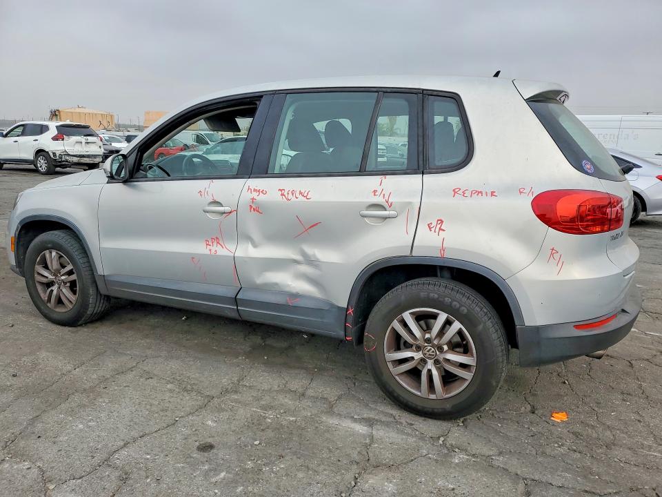 2013 Volkswagen Tiguan მანქანა იყიდება აუქციონზე, vin: WVGAV3AX6DW609692, აუქციონის ნომერი: 48103266