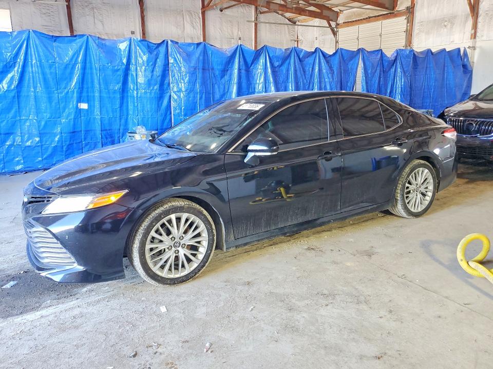 2018 Toyota Camry მანქანა იყიდება აუქციონზე, vin: 4T1B11HK2JU030575, აუქციონის ნომერი: 41710036