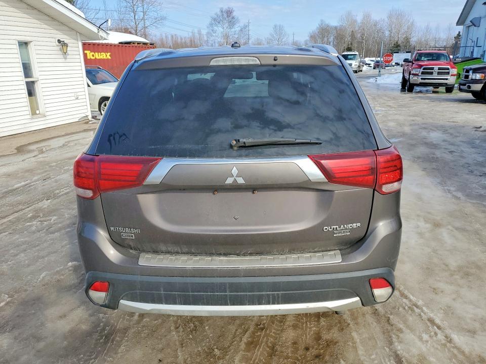 2016 Mitsubishi Outlander მანქანა იყიდება აუქციონზე, vin: JA4AZ2A39GZ611353, აუქციონის ნომერი: 79468395