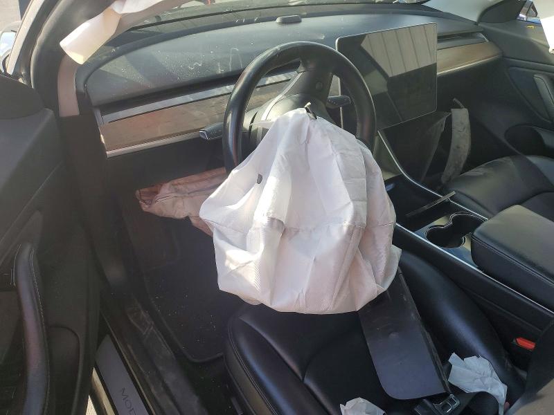 47627886 :رقم المزاد ، 5YJ3E1EB6JF178643 vin ، 2018 Tesla Model 3 مزاد بيع